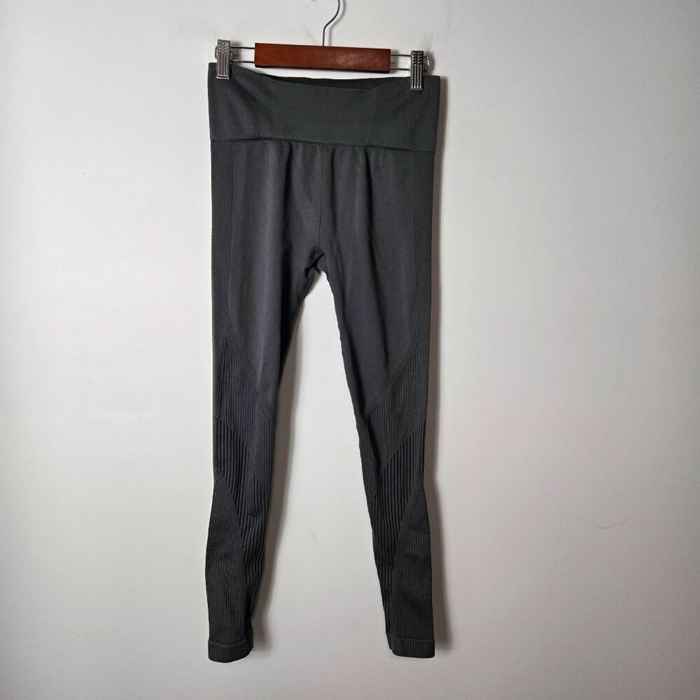 Zyia Women's Size S Grid Performance Athletic Gray Ribbed Knit Legging Pants
